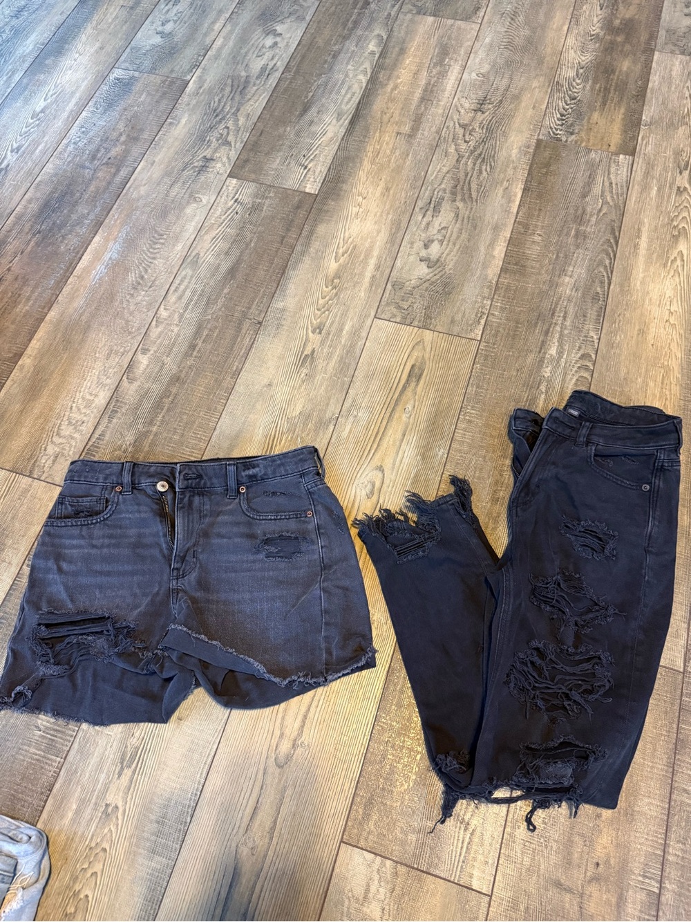 American Eagle Women’s Distressed Black Denim Jeans & Shorts Set